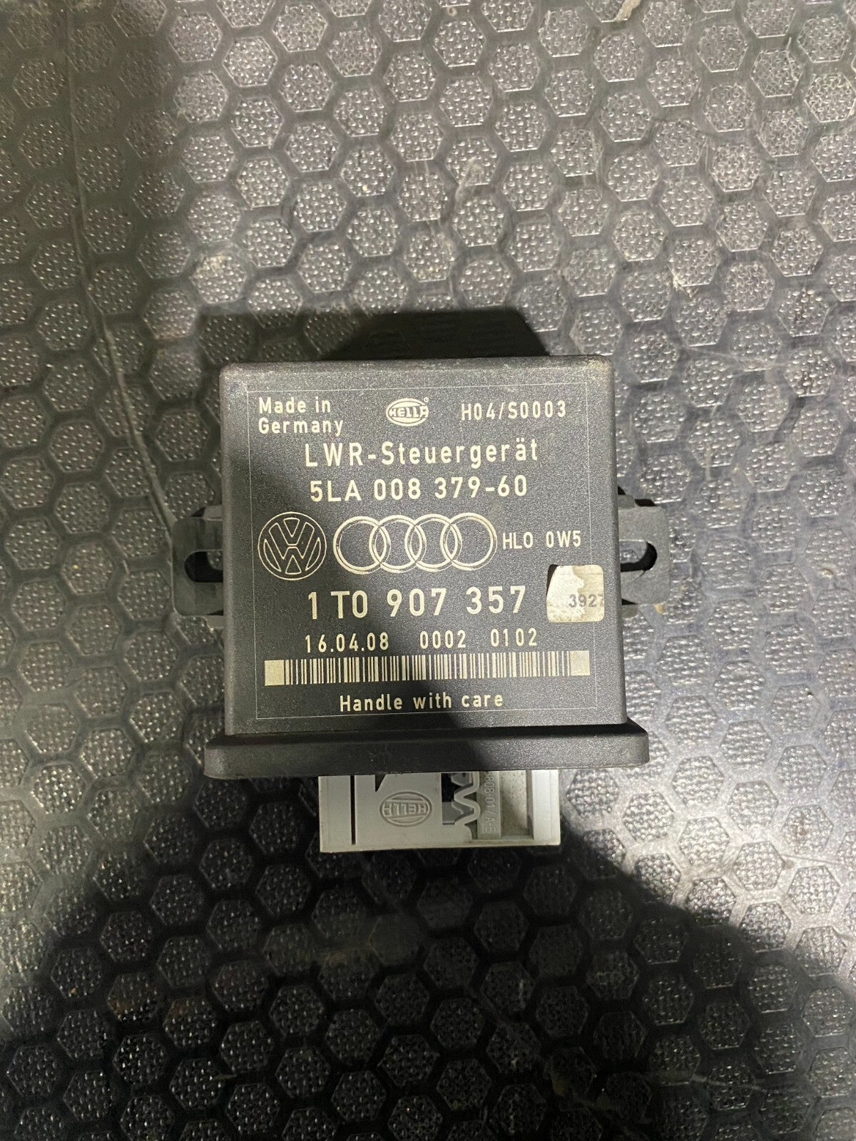 Volkswagen Headlight Range Control Unit Module 1T0907357