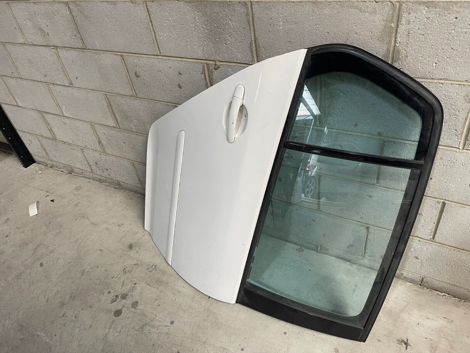 Volkswagen Golf MK5 Rear Right Door In White *Freight Available*