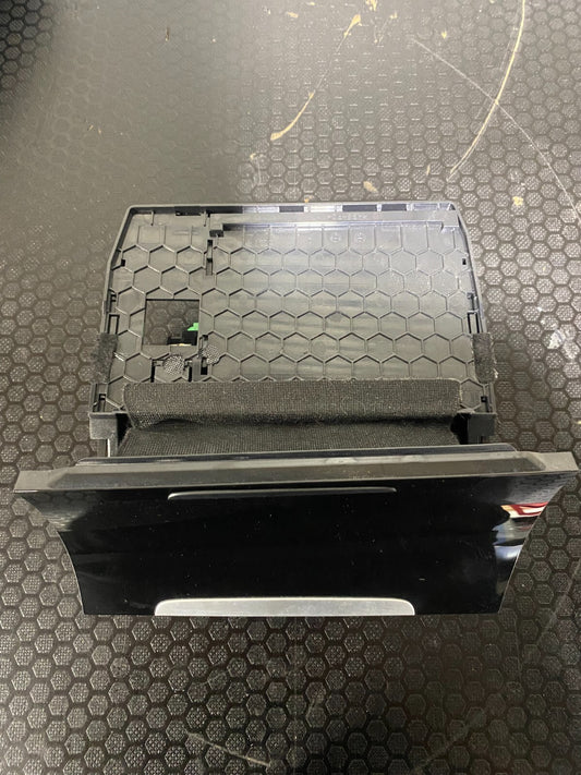 Volkswagen Golf Mk7 Centre Console Storage Compartment USB AUX-IN 5G2863391