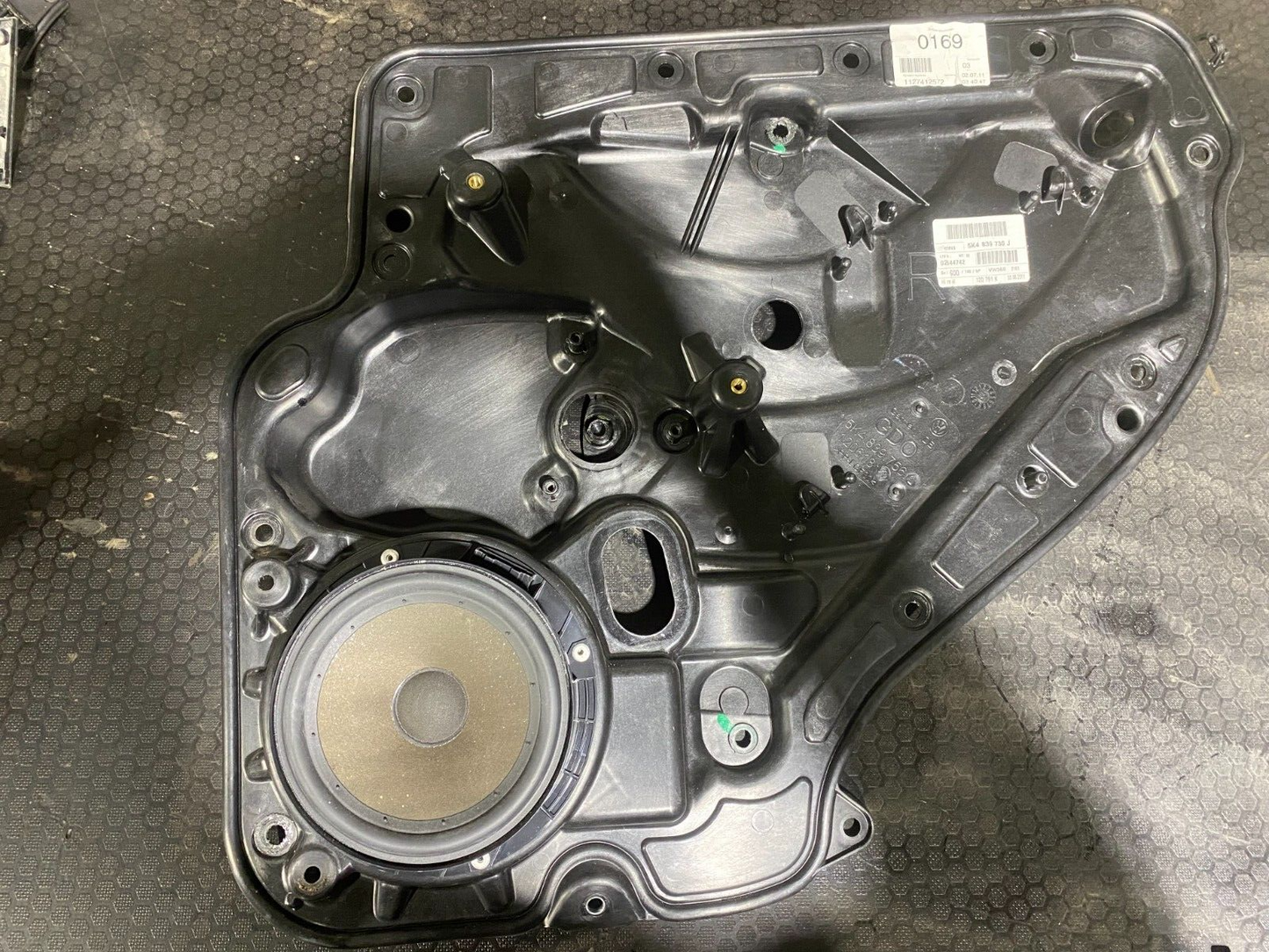 Volkswagen MK6 Rear Right Door Speaker Cover 5K4839730J / 5K4839756L