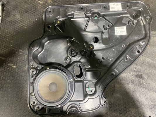 Volkswagen MK6 Rear Right Door Speaker Cover 5K4839730J / 5K4839756L