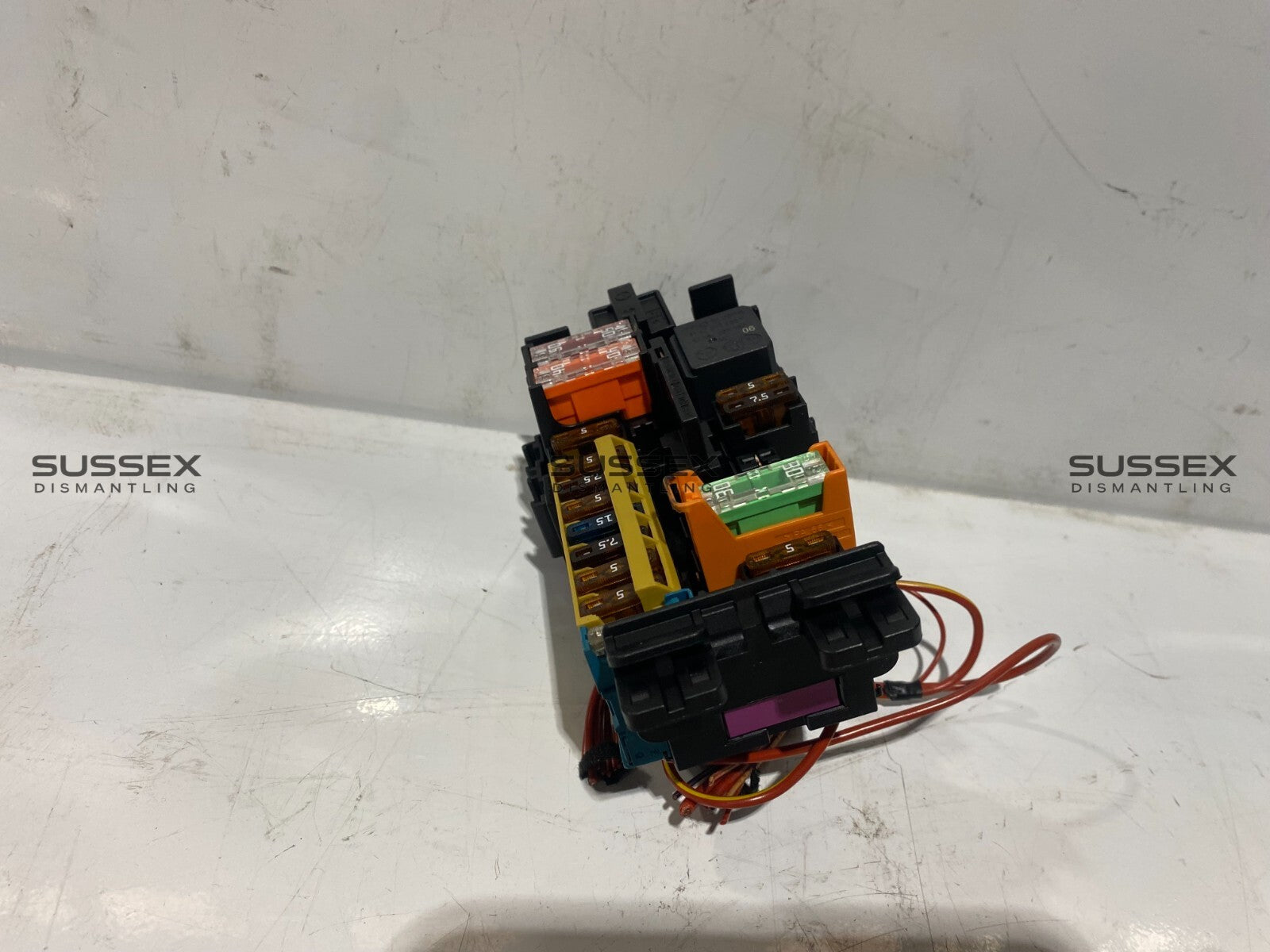 Mercedes-Benz Front Fusebox Complete A2059067200