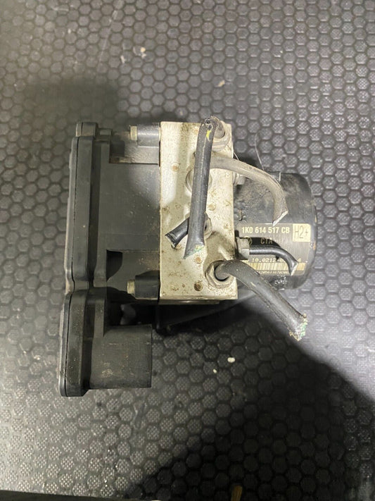 Volkswagen Golf ABS Brake Pump Module 1K0614517CB
