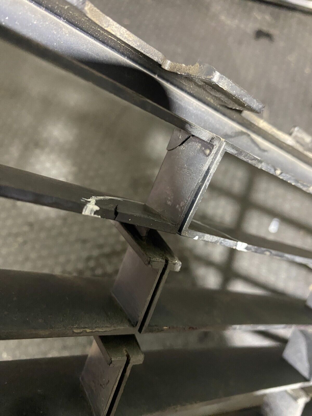 Volkswagen Jetta MK5 Front Lower Grill 1K0853101A (Slightly Damaged)