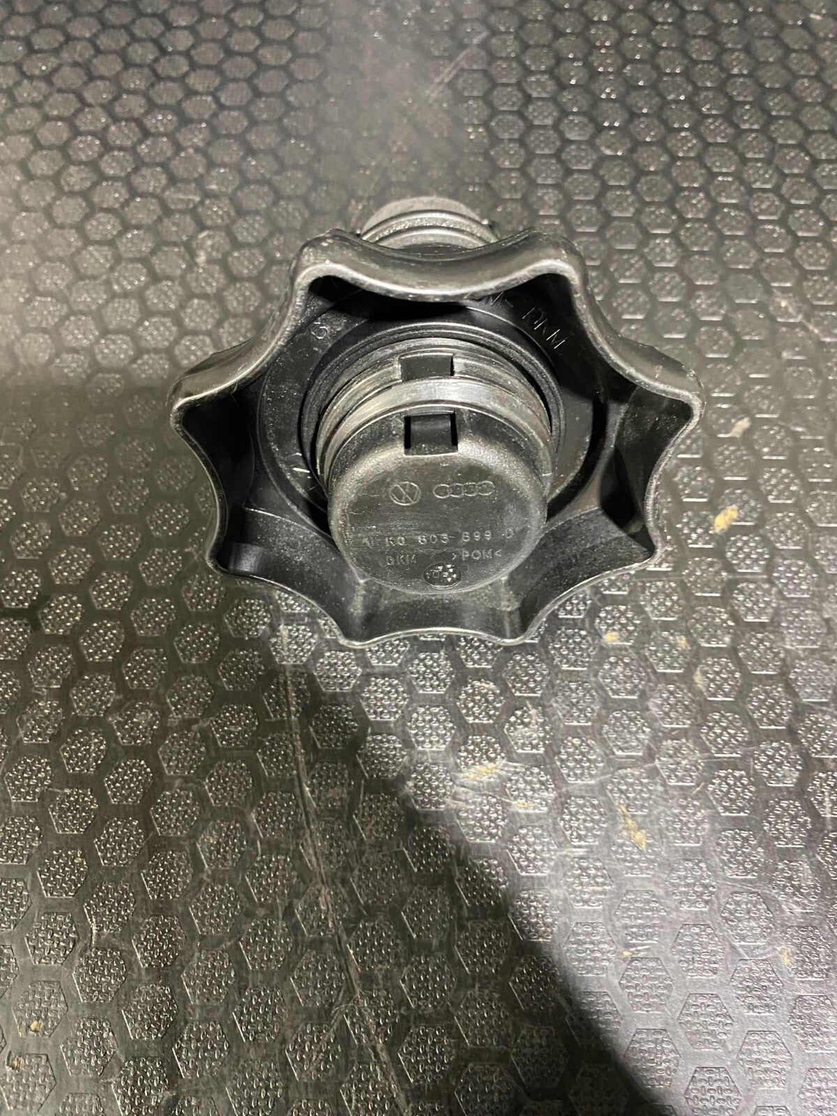 VW MK5-MK7 Spare Wheel Retaining Mount 1K0803899D