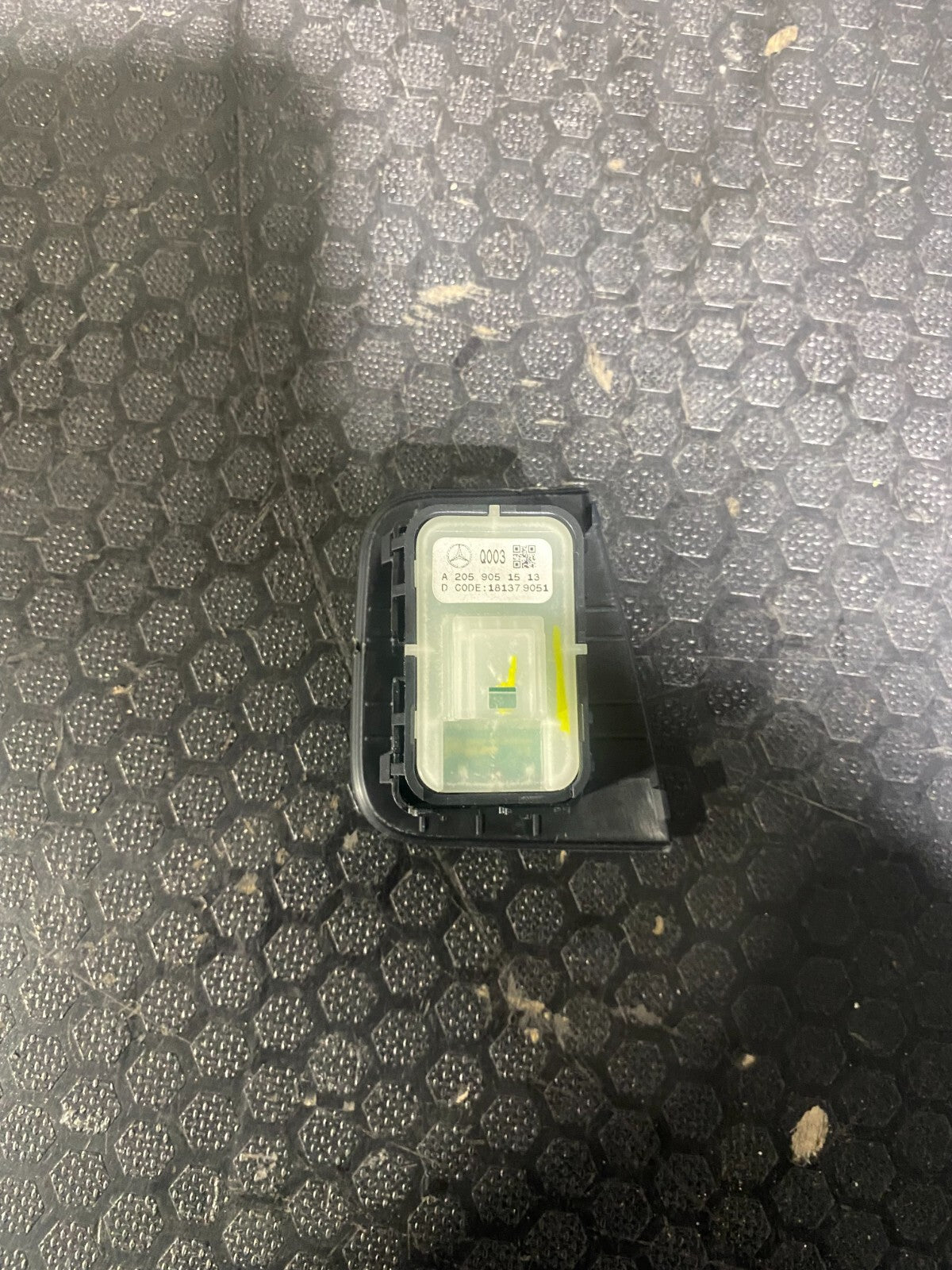 GENUINE Mercedes-Benz Passenger Rear Left Window Switch W/ Bracket A2059051513