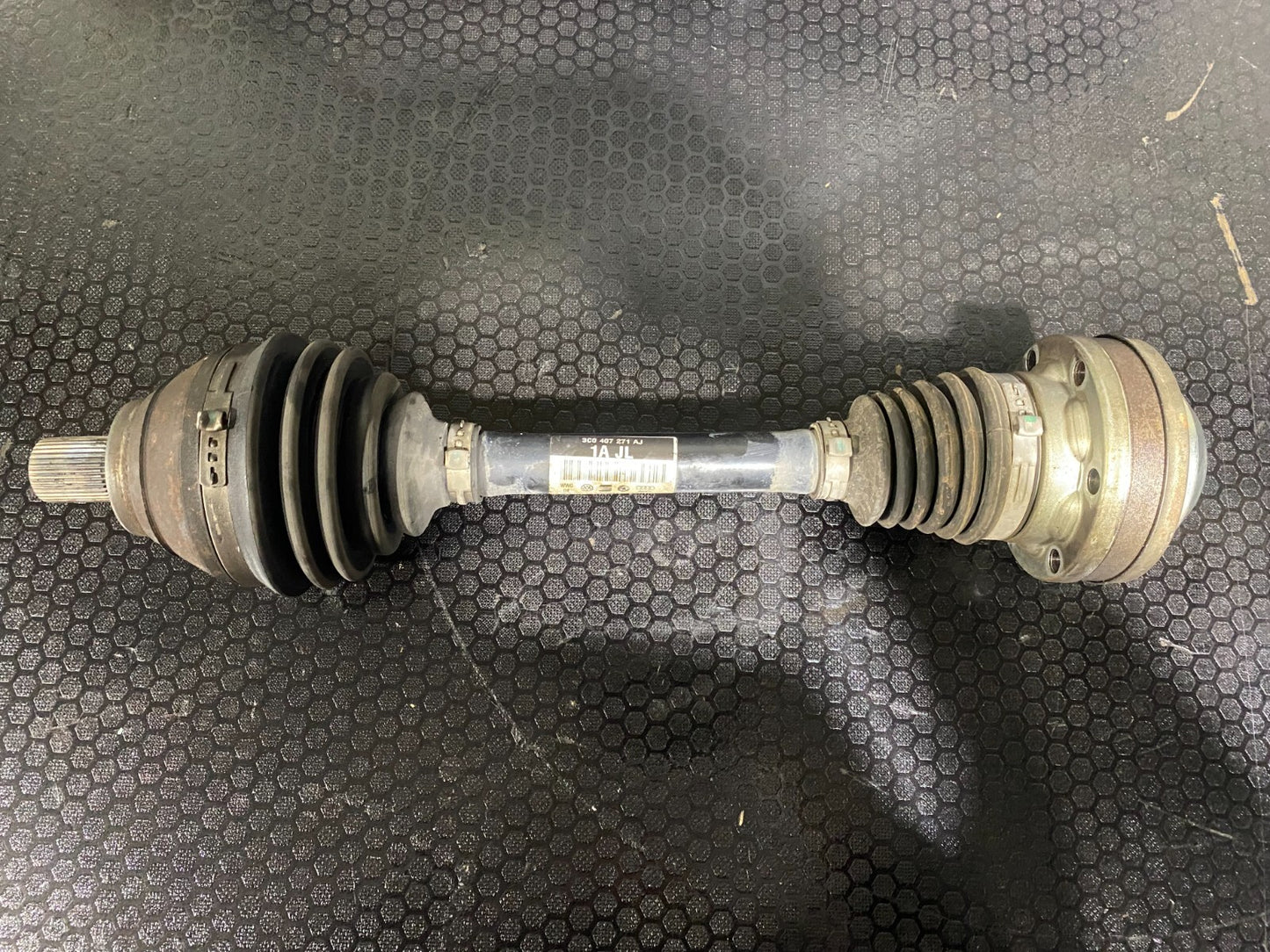 Volkswagen Passat R36 / MK6 R Front Left Driveshaft 3C0407271AJ