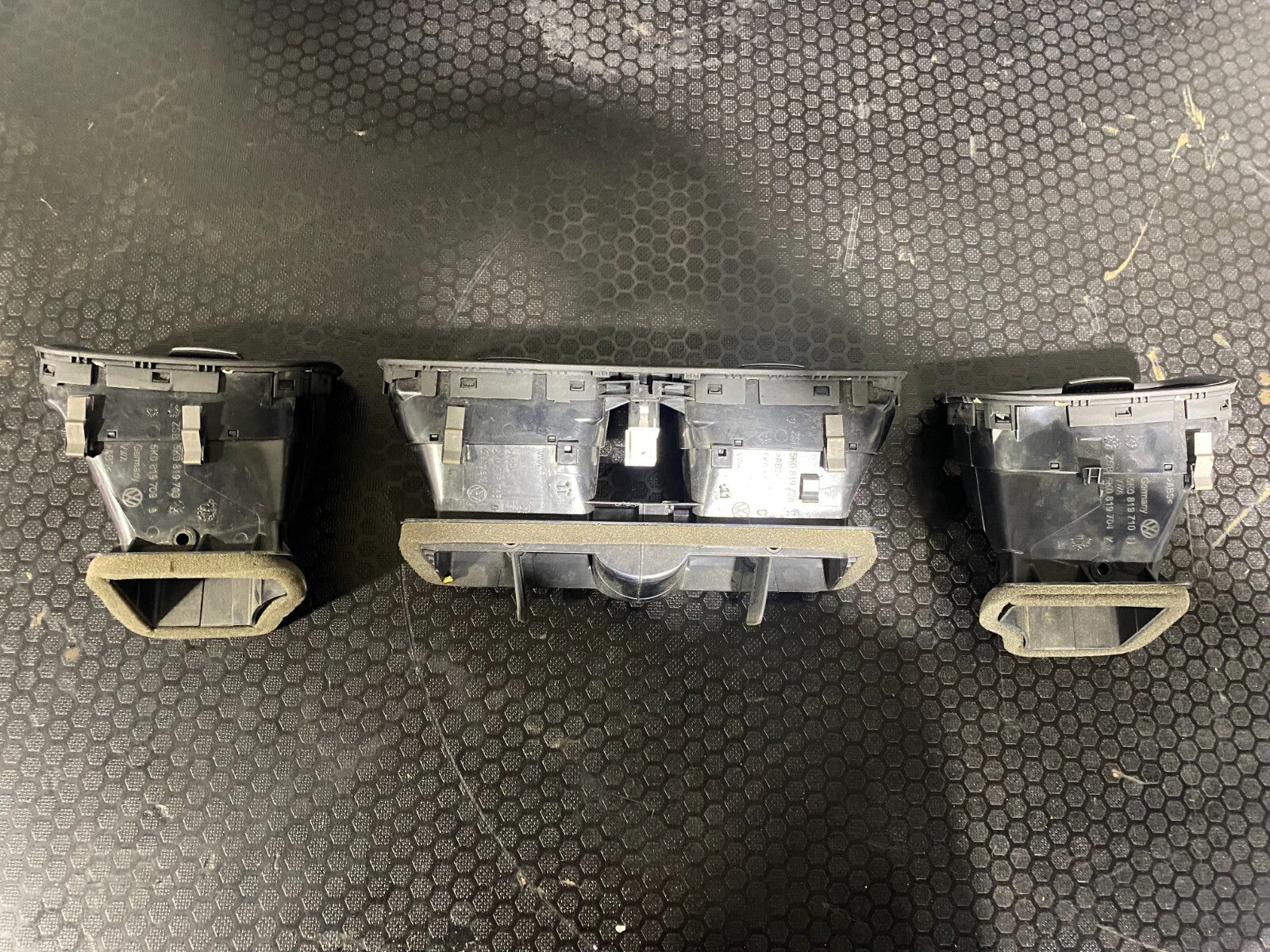 Volkswagen Golf MK6 Complete Dash Air Vents 5K0815736 5K0819703 5K0819704