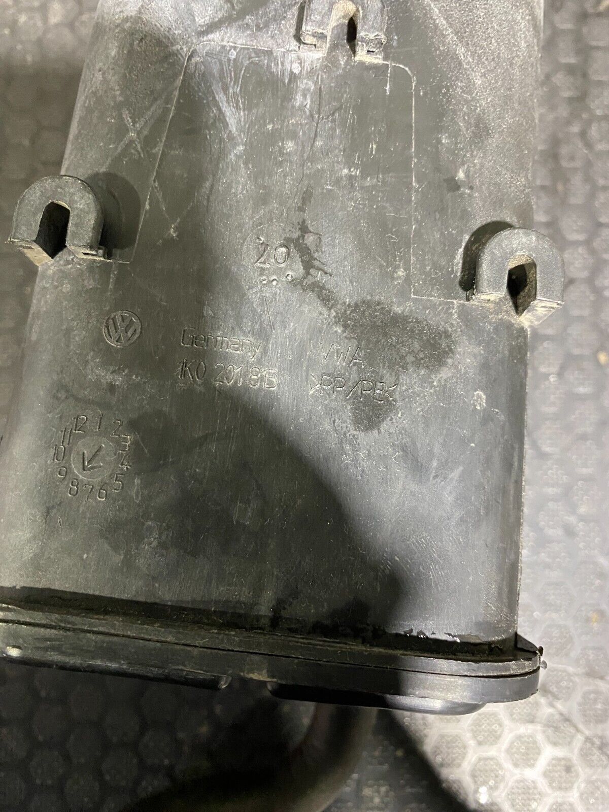 Volkswagen Charcoal Can / Carbon Filter With Nozzle 1K0201813 / 1K0201801D