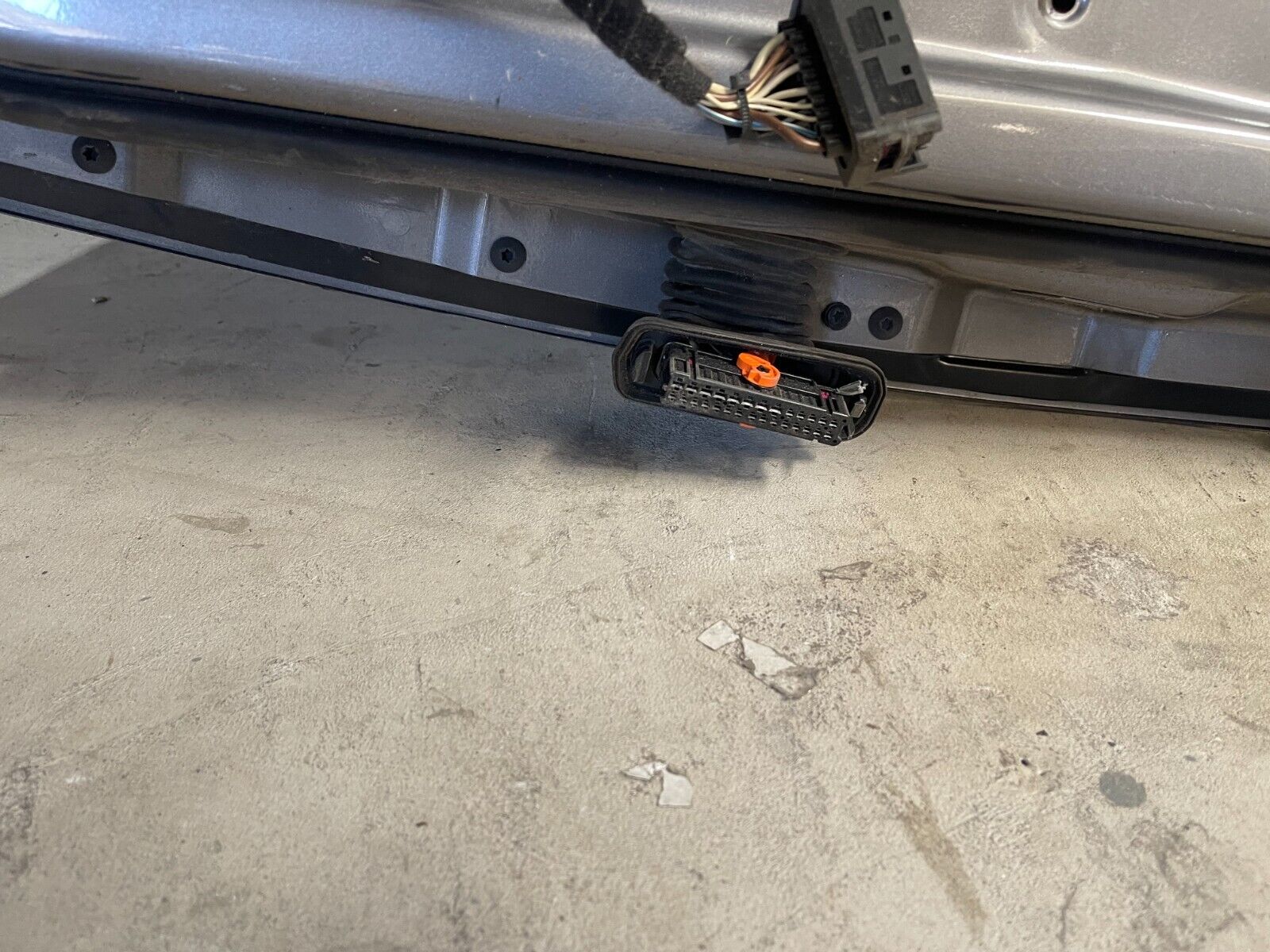 Volkswagen Golf MK5 Rear Left Door In Grey *Freight Available*