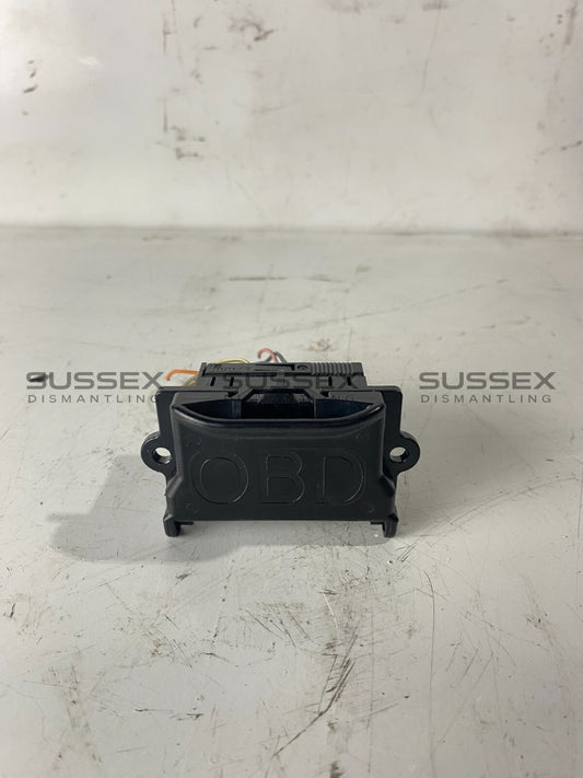 Mercedes-Benz OBD Bracket With Wires A2025402373