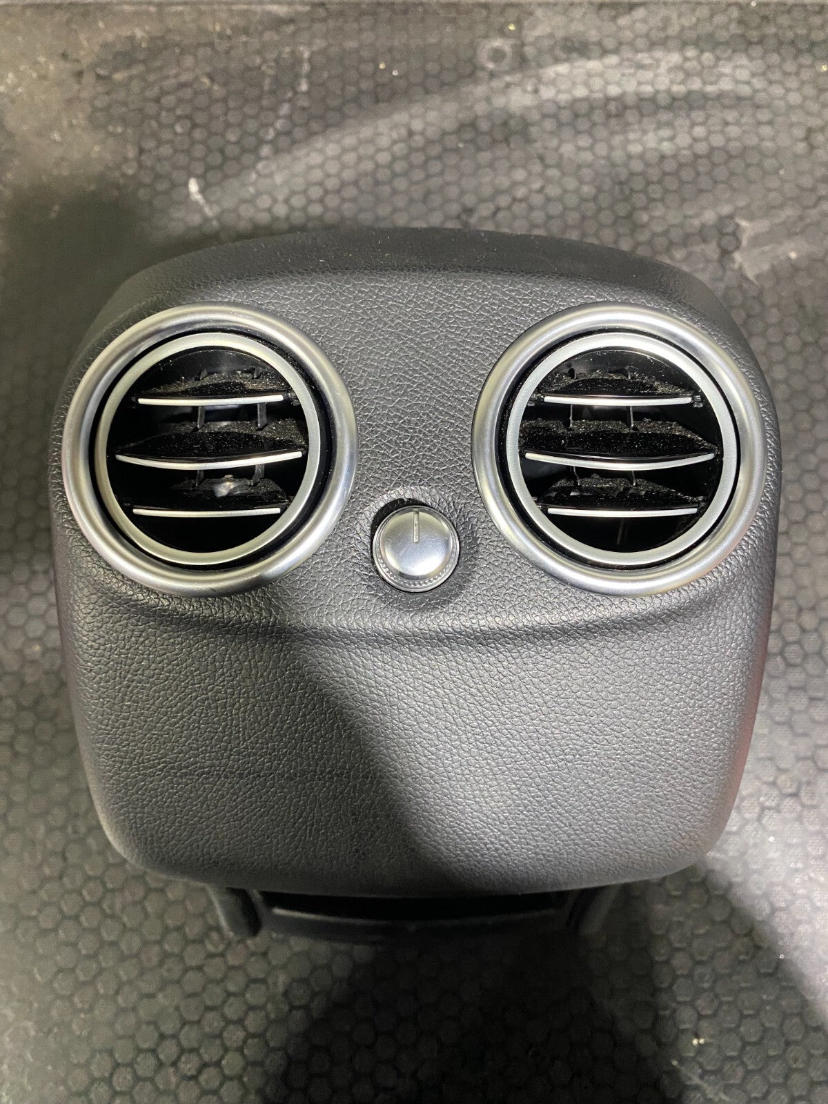 Mercedes-Benz Centre Console Rear Air Vent A2538304100