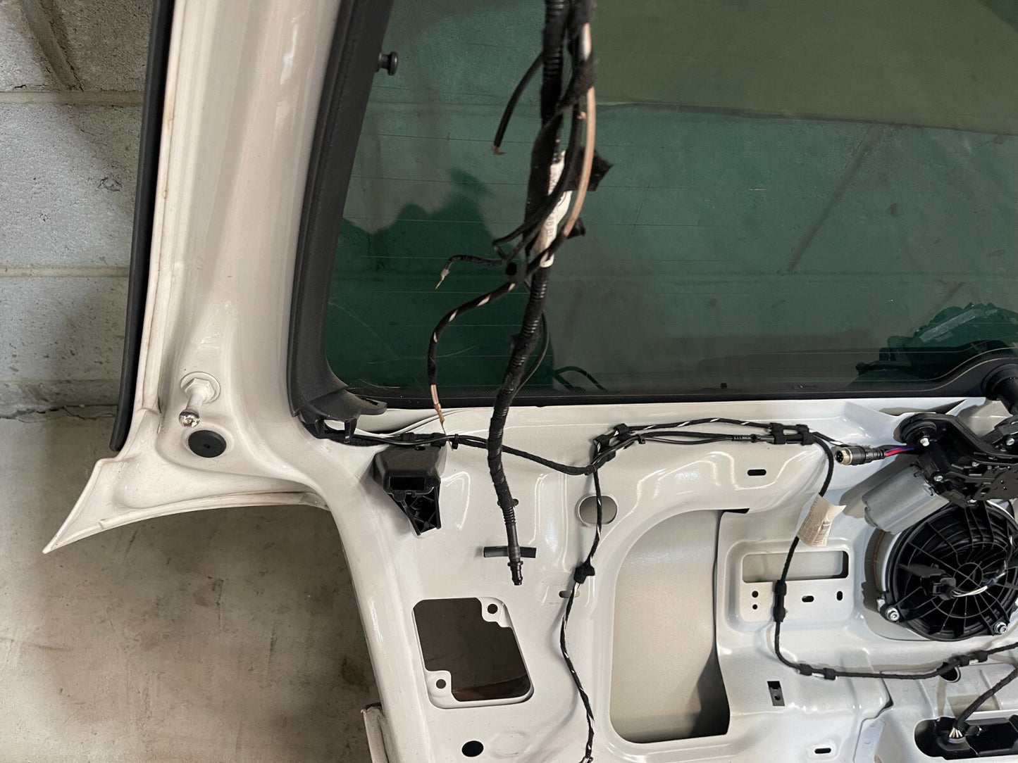 Volkswagen Golf MK6 Boot / Trunk In White *Freight Available*