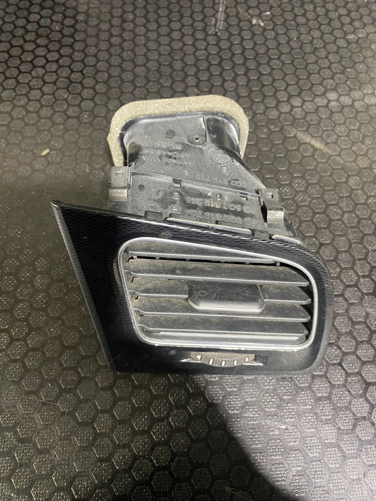 Volkswagen Golf MK7 Right Dash Air Vent 5G2819704