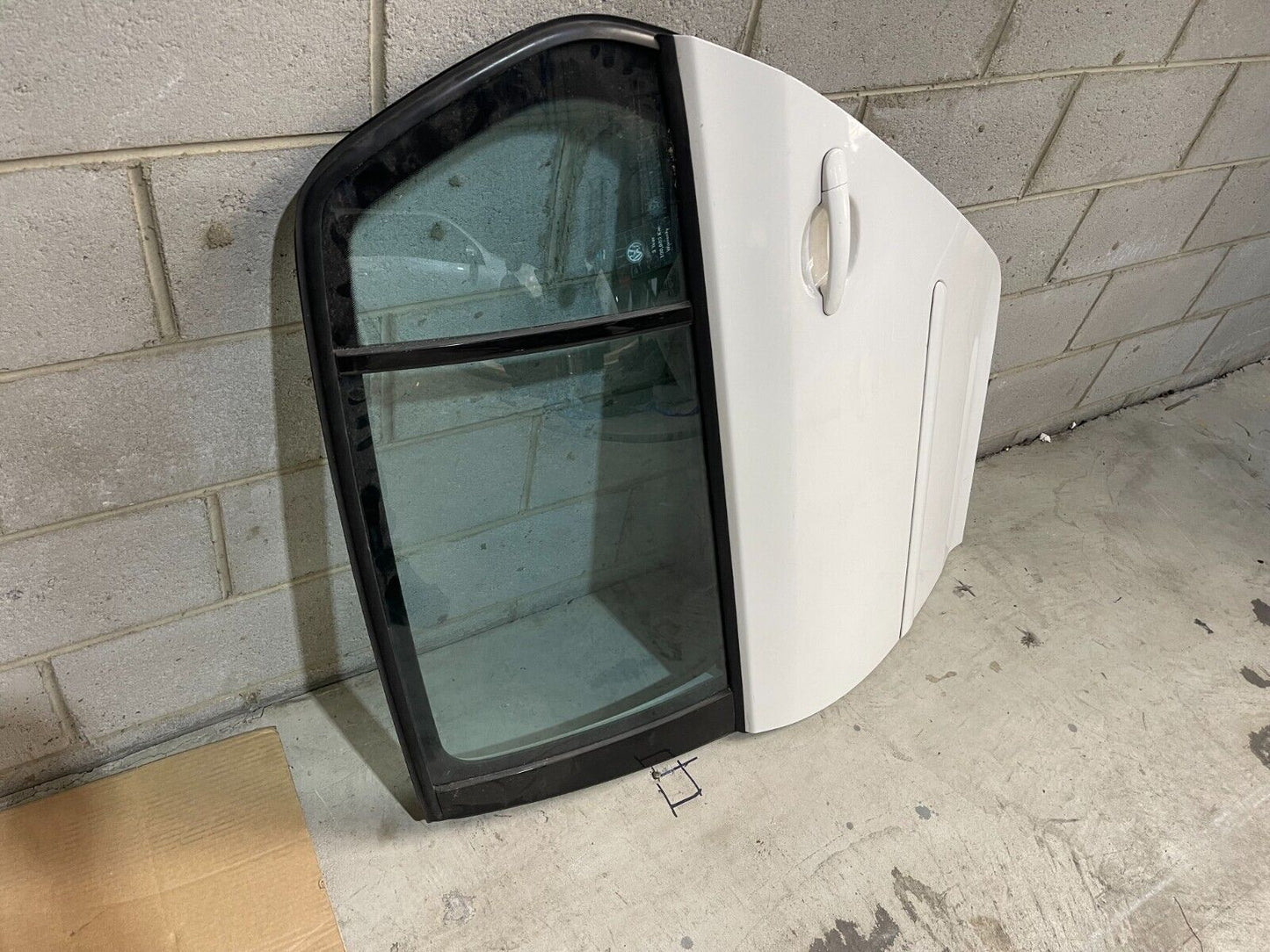 Volkswagen Golf MK5 Rear Left Door In White *Freight Available*