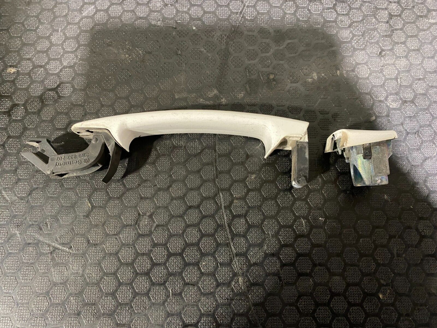 Volkswagen Golf MK5 White Door Handle Complete 3B0837207 1K4839167