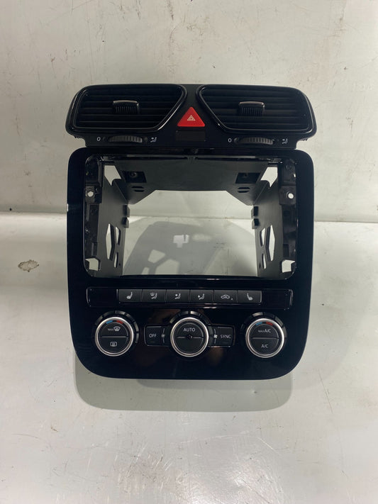 Volkswagen Scirocco / EOS Centre Airvent And Surround 1Q0819735C / 3AA907044BQ