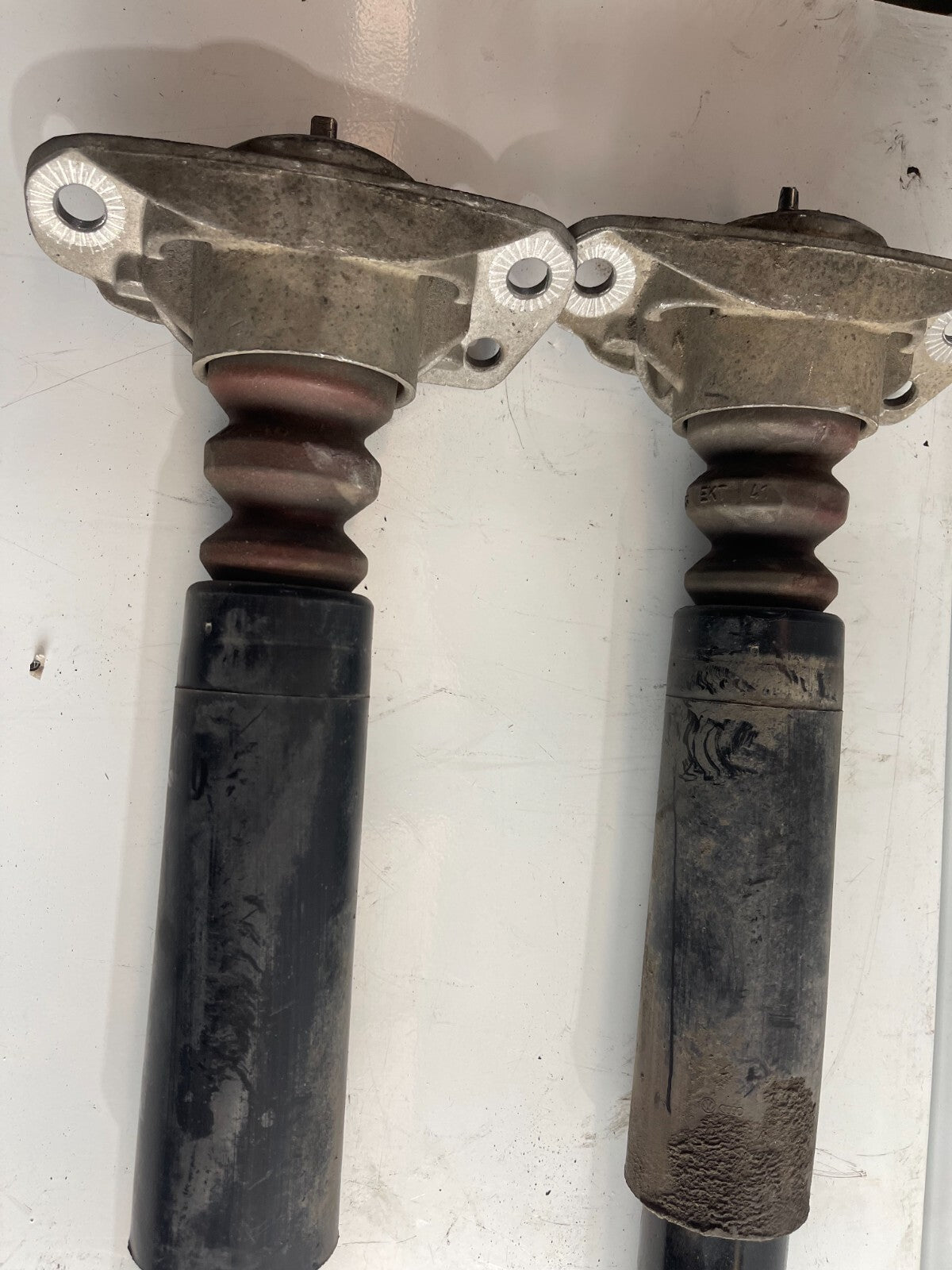 VWAG Rear Shockers Quinton Hazell QAG179916 MK5 / MK6 GTI PAIR