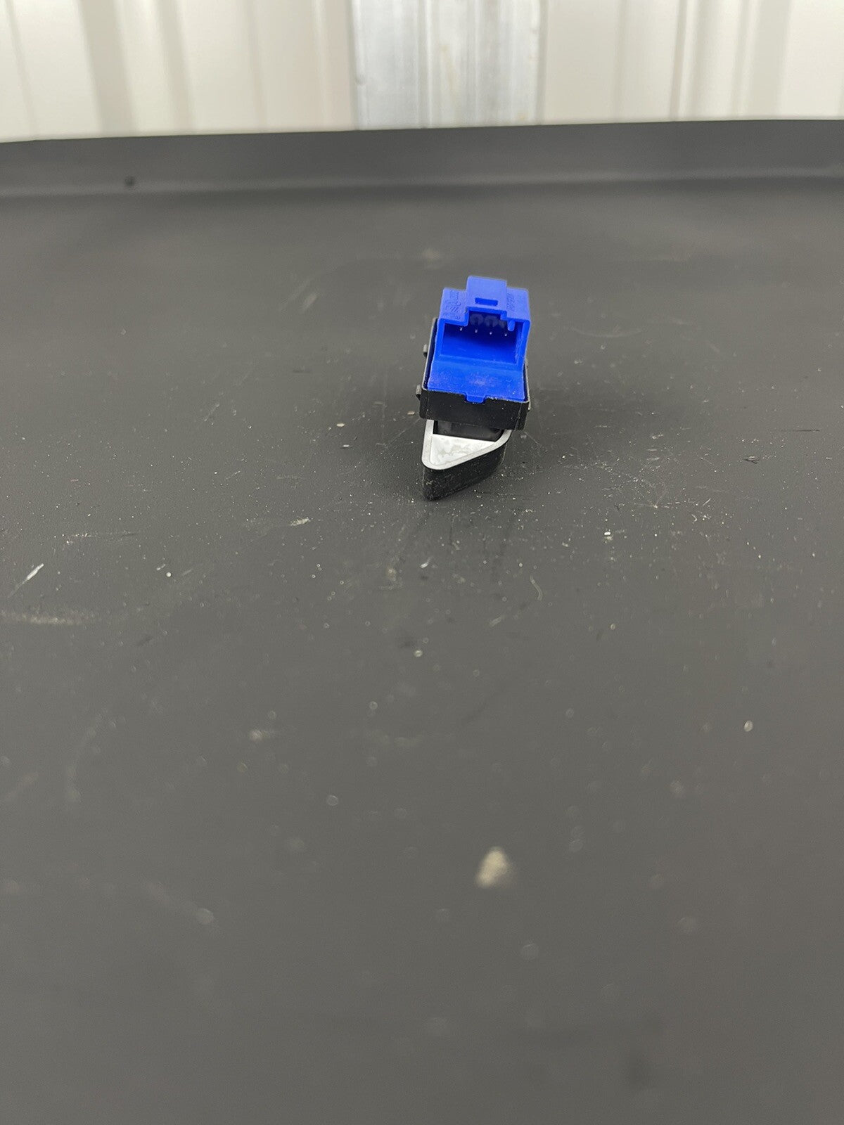 Volkswagen Golf 05-13 USED INTERIOR DOOR LOCK SWITCH