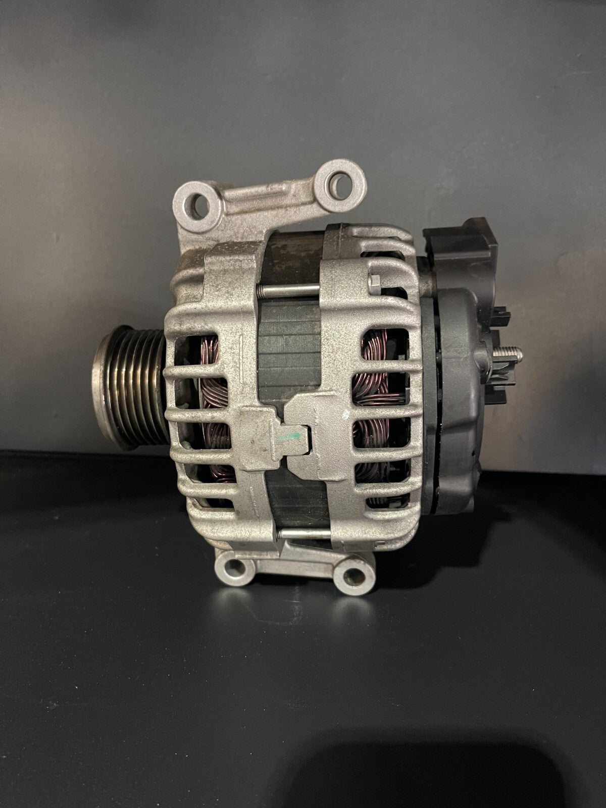Volkswagen Golf Alternator 06J903023G