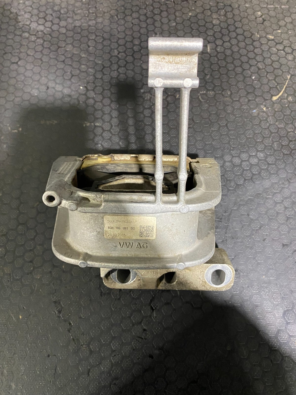 Volkswagen Golf MK7-7.5 Engine Motor Mount 5Q0199262DD