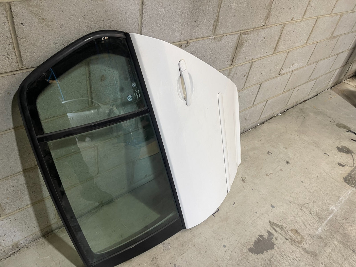 Volkswagen Golf MK5 Rear Left Door In White *Freight Available*