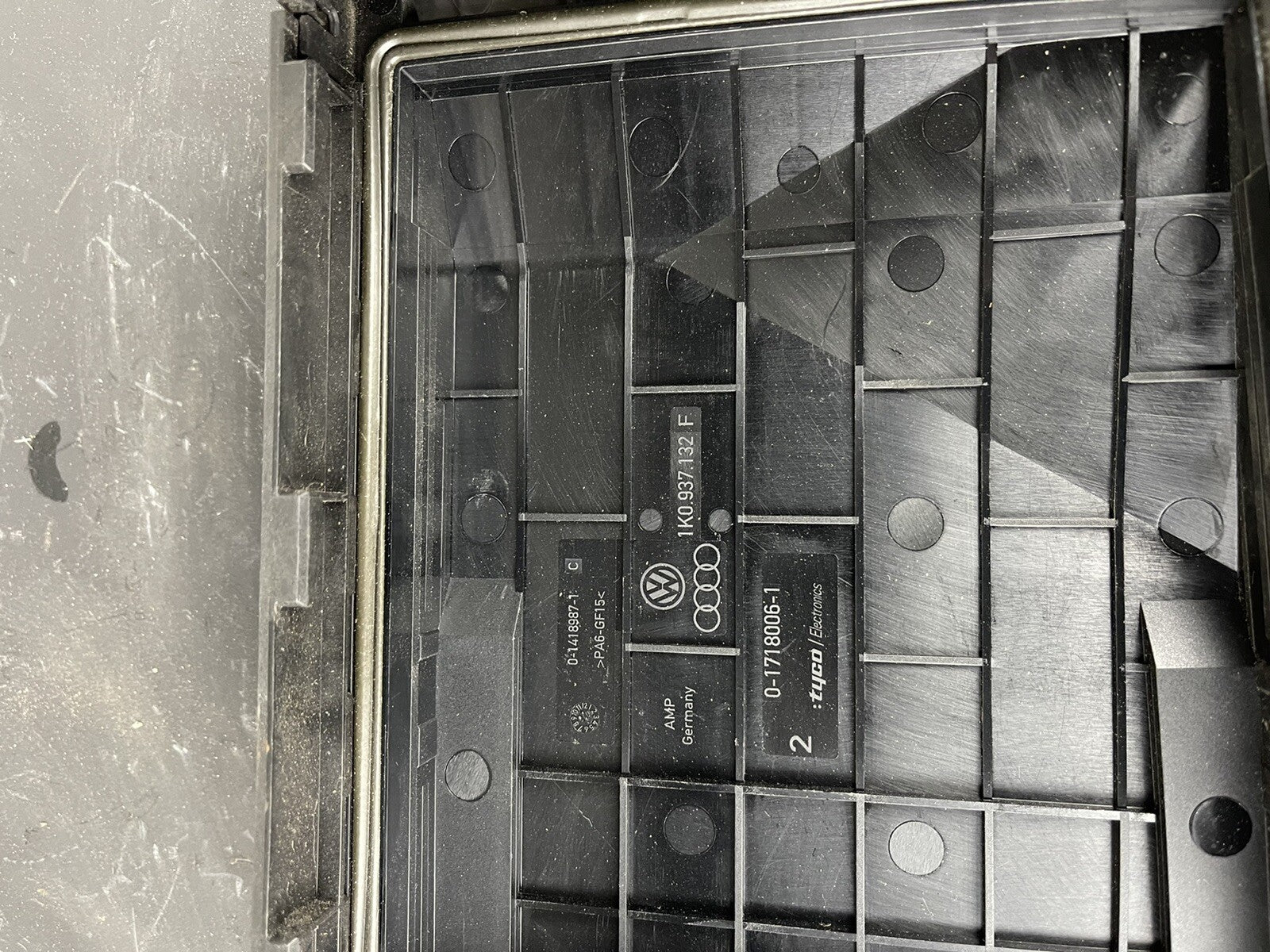 VW Golf GTI Mk5 Mk6 Fuse Box Lid Cover 1K0937132F Passat B6 CC Jetta Tiguan A3