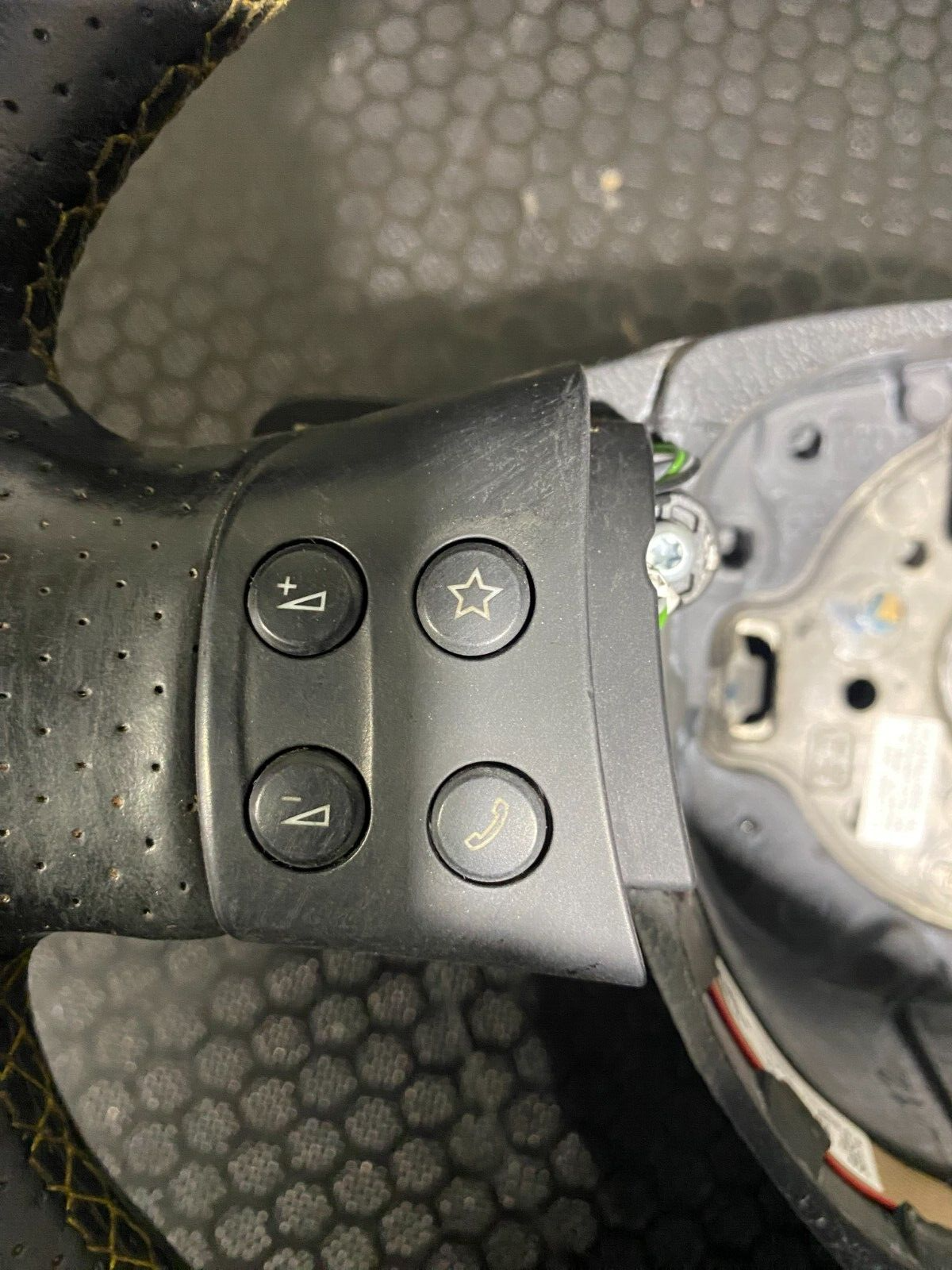 Volkswagen Golf GTI Pirelli MK5 Steering Wheel 1K0419091