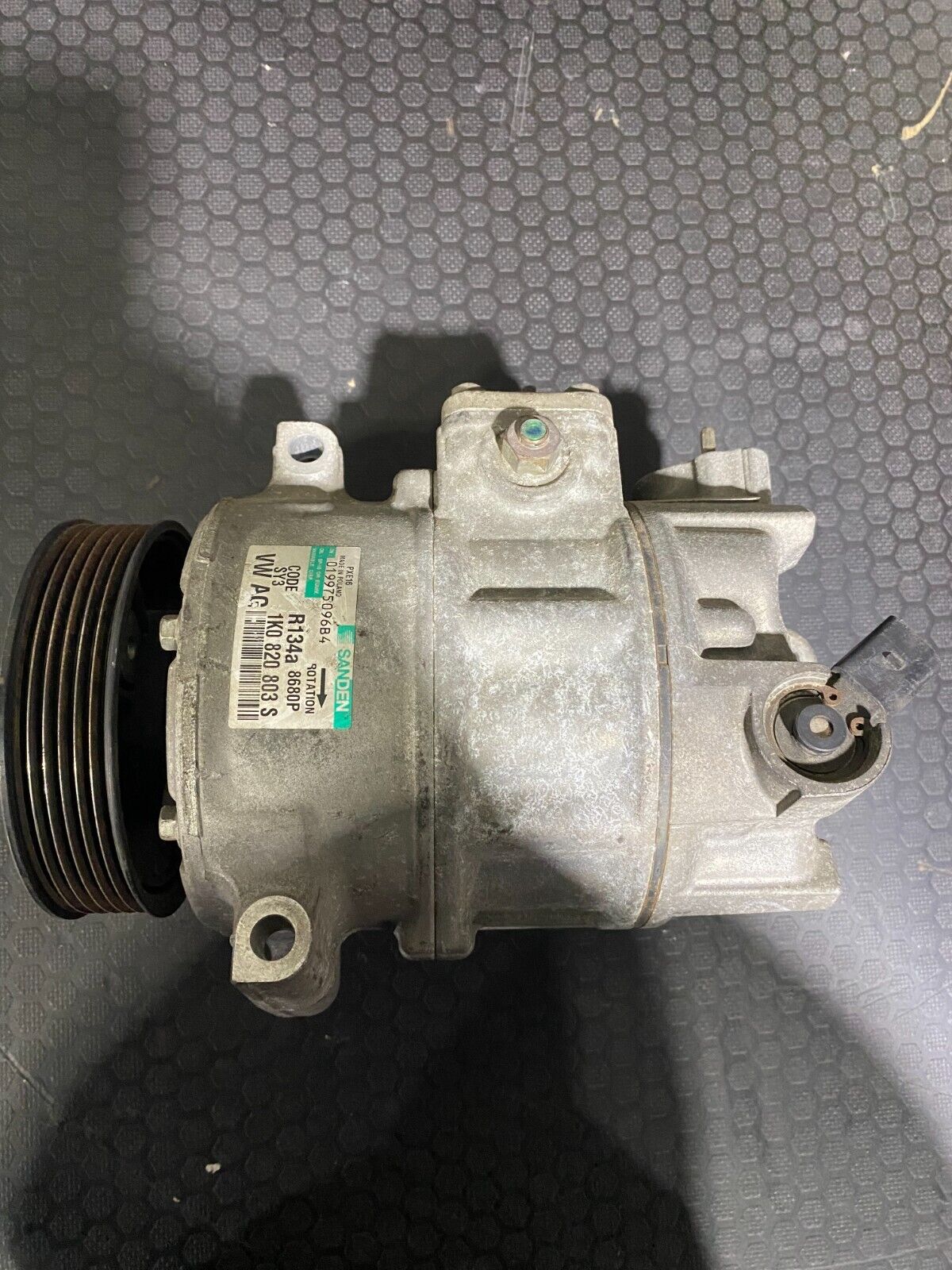 Volkswagen Golf AC Compressor 1K0820803S