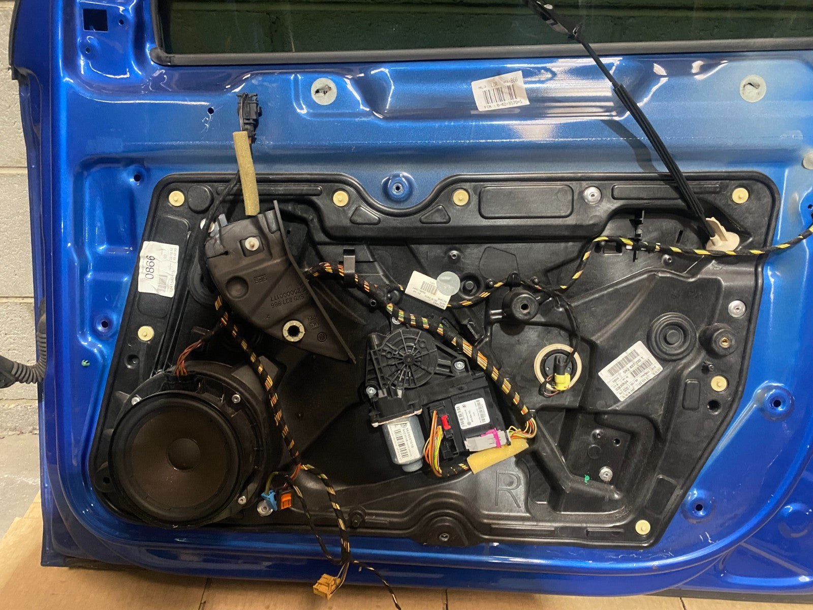 Volkswagen Golf MK6 Front Right Door In Blue *Freight Available*