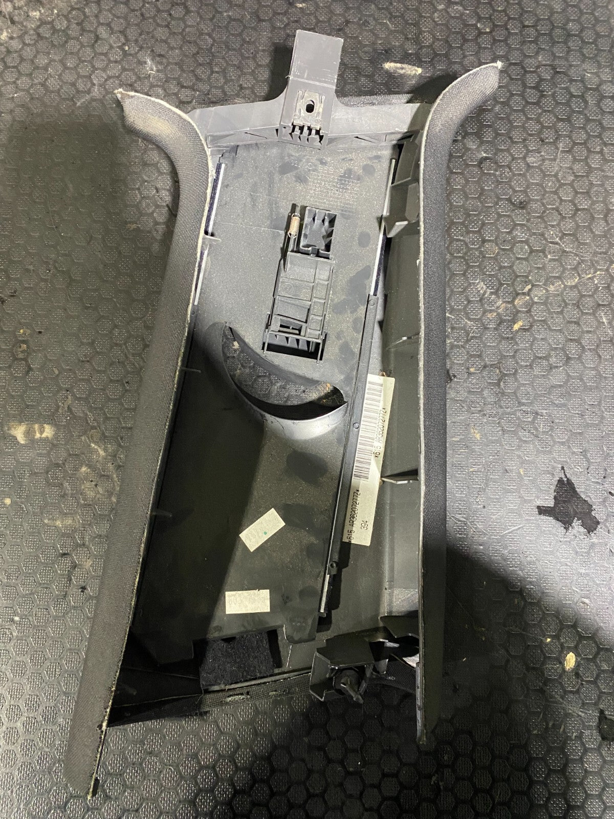 Volkswagen Golf MK5 / MK6 2004-2013 4 Door Left B Pillar 1K4867243