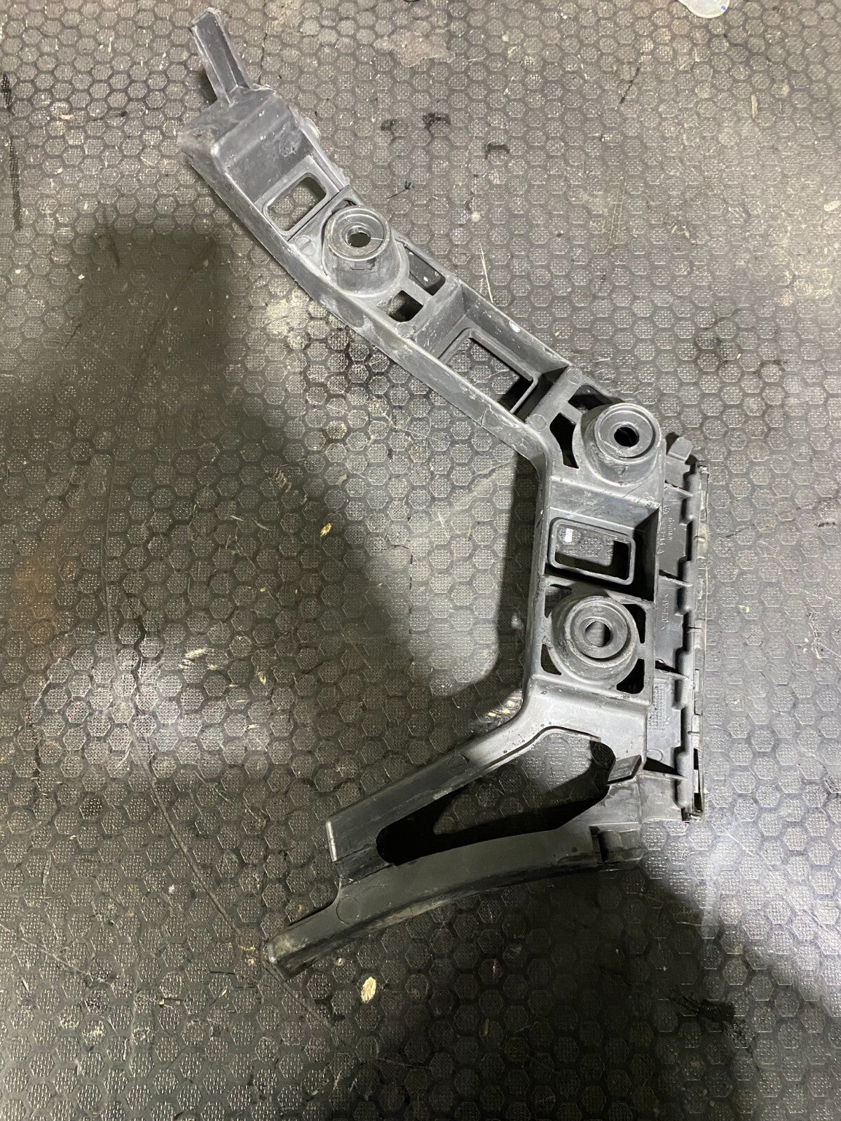 Volkswagen MK6 Rear Left Bumper Guide Bracket 5K6807393C