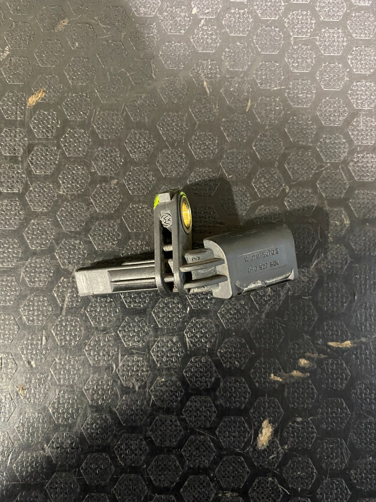 Volkswagen Front Right Wheel Speed Sensor 7H0927804