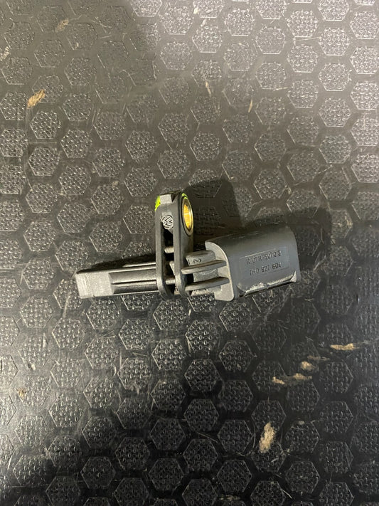 Volkswagen Front Right Wheel Speed Sensor 7H0927804
