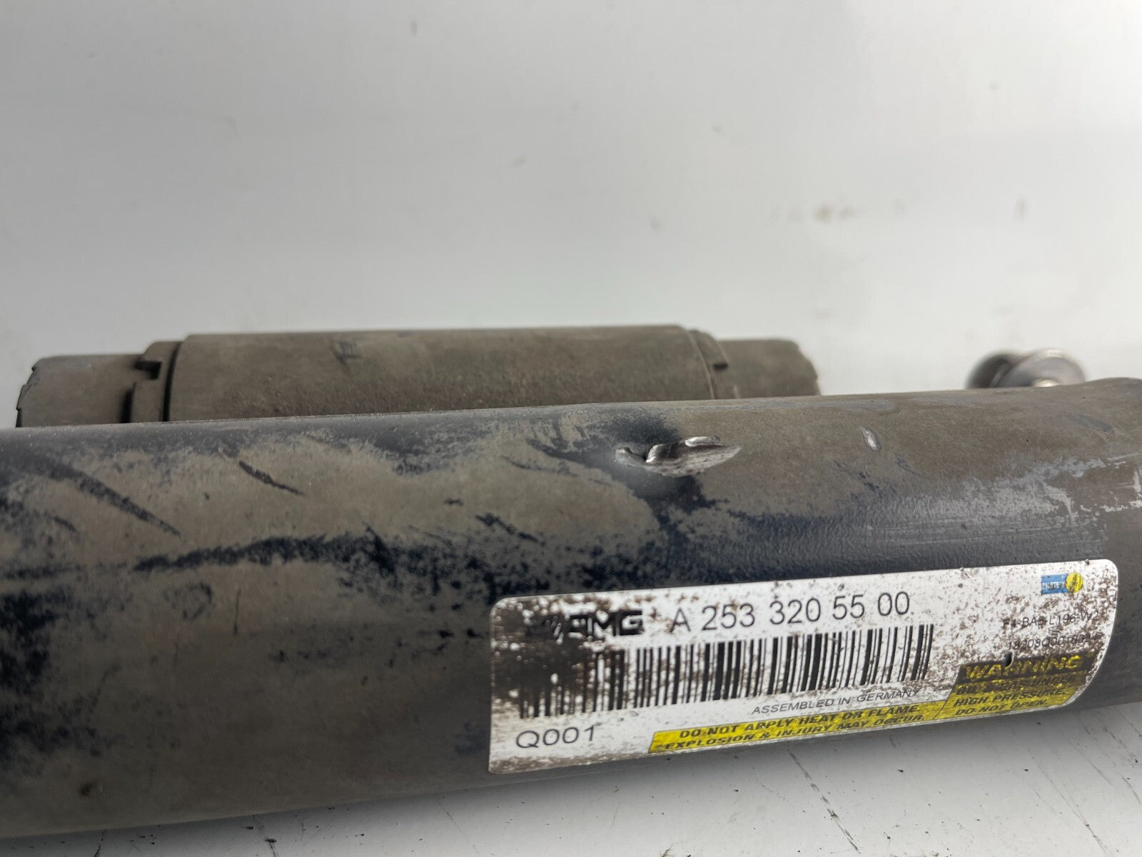 Mercedes-Benz Rear Air Suspension Absorber A2533205500 **Dented**