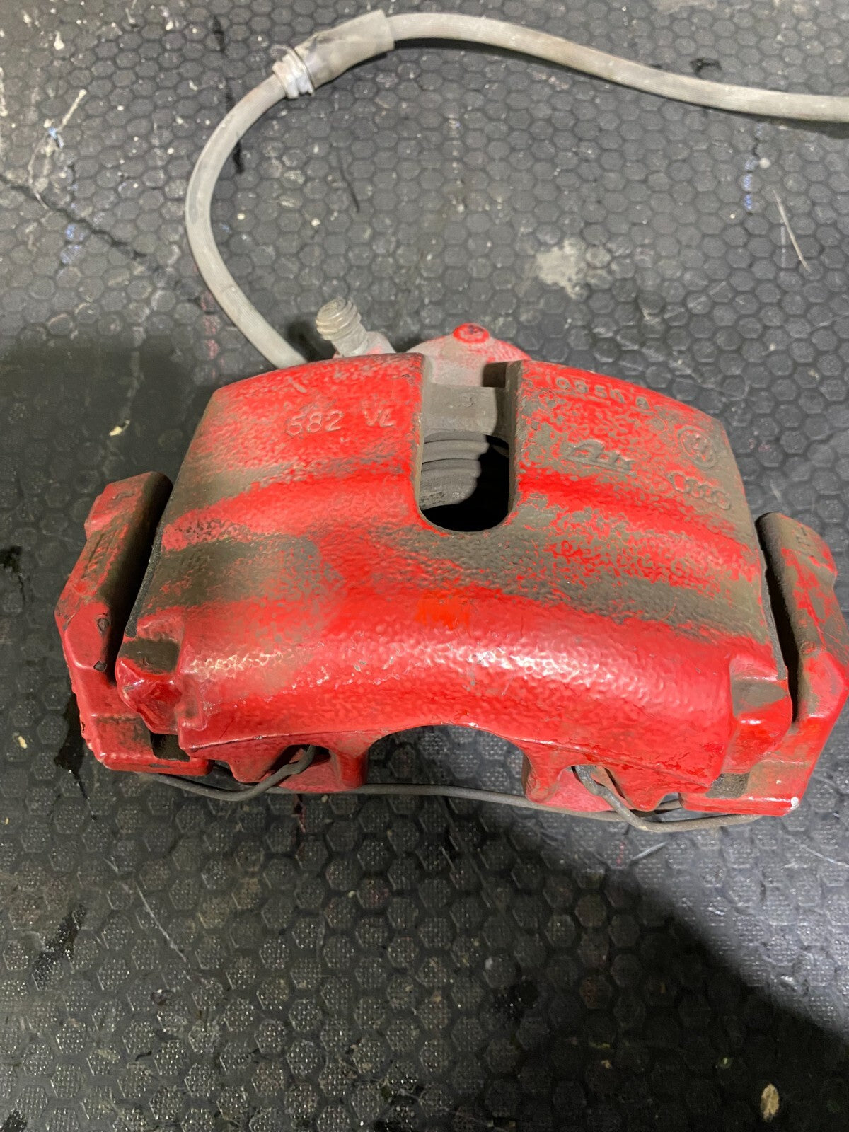 VOLKSWAGEN GOLF MK5 GTi FRONT BRAKE CALIPER - DRIVERS SIDE 05-09 VW RIGHT