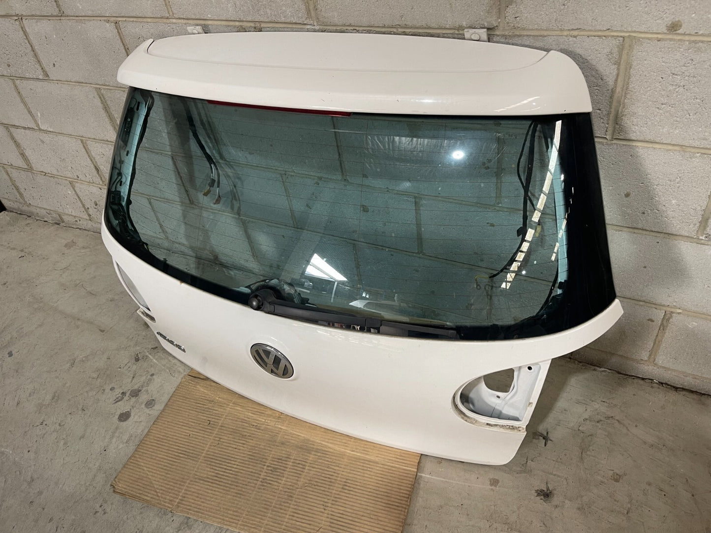 Volkswagen Golf MK5 Boot / Trunk In White *Freight Available*