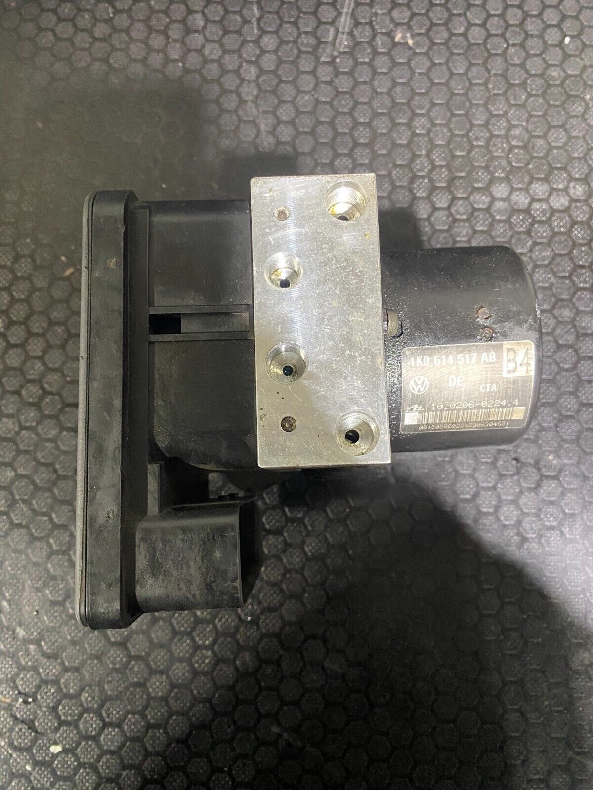 Volkswagen Golf ABS Brake Pump Module 1K0614517AB