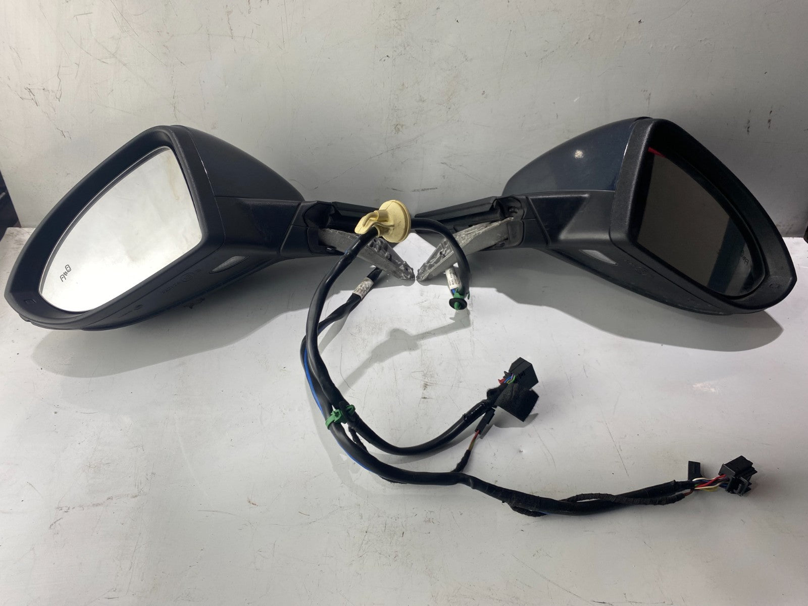 Volkswagen Golf MK7.5 Side Mirror Set With Lane Assist And Auto Fold [LD5G]