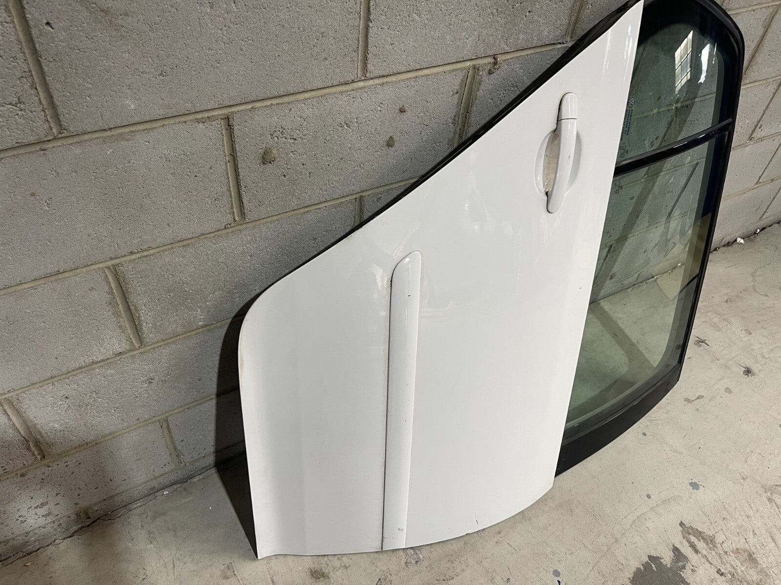 Volkswagen Golf MK5 Rear Right Door In White *Freight Available*