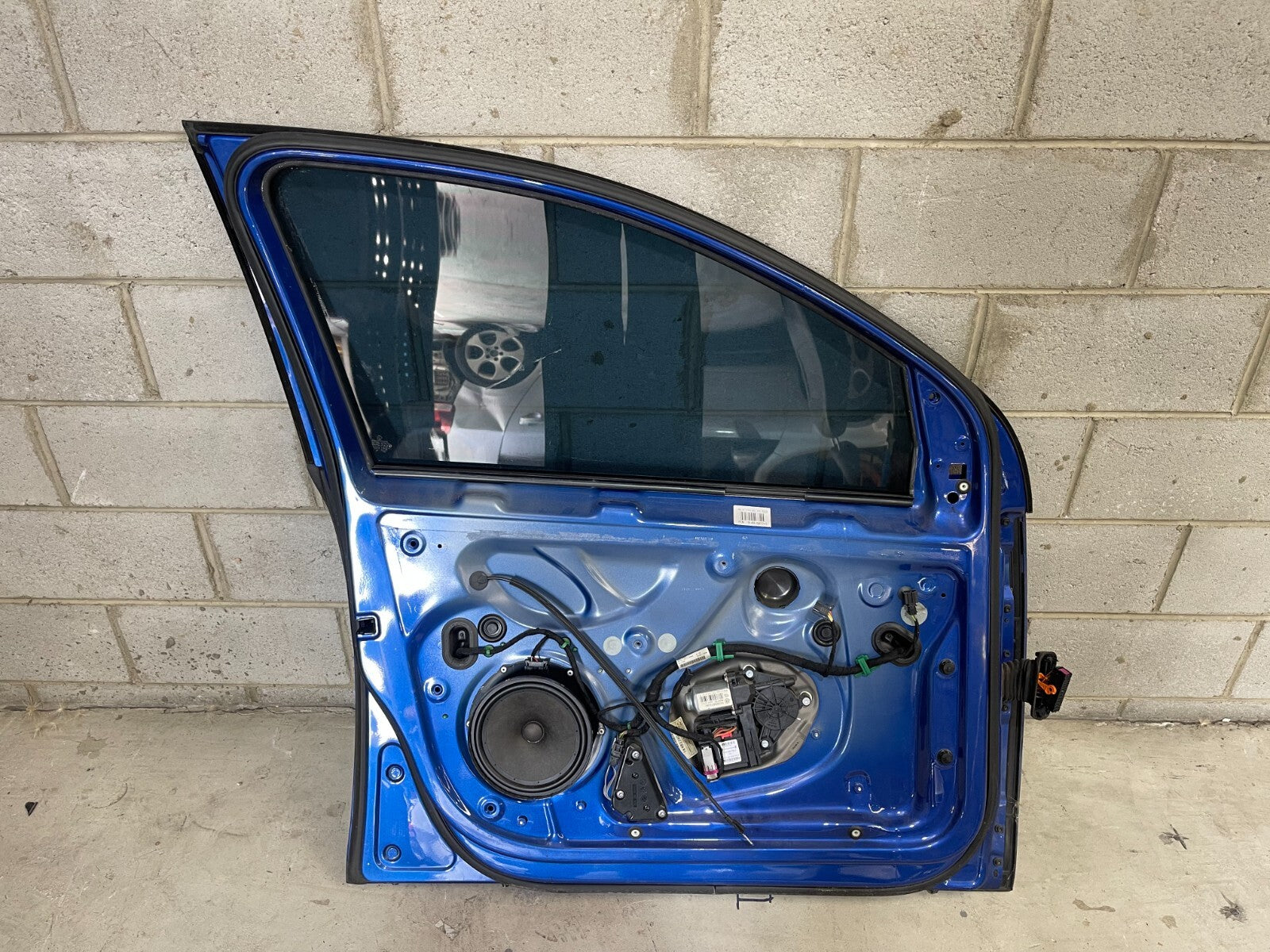 Volkswagen Golf MK5 Front Left Door In Blue *Freight Available*