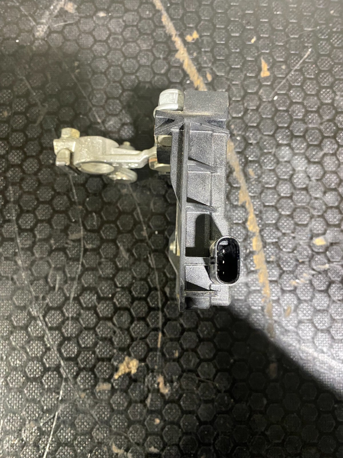 Mercedes-Benz C63s 2019-2021 A0009061505 Battery Tray Clamp