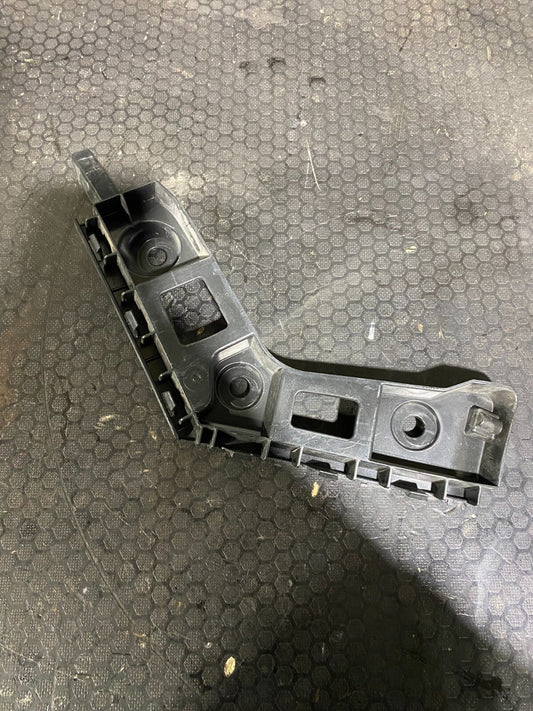 Volkswagen MK7 Rear Left Bumper Guide Bracket 5G6807393B