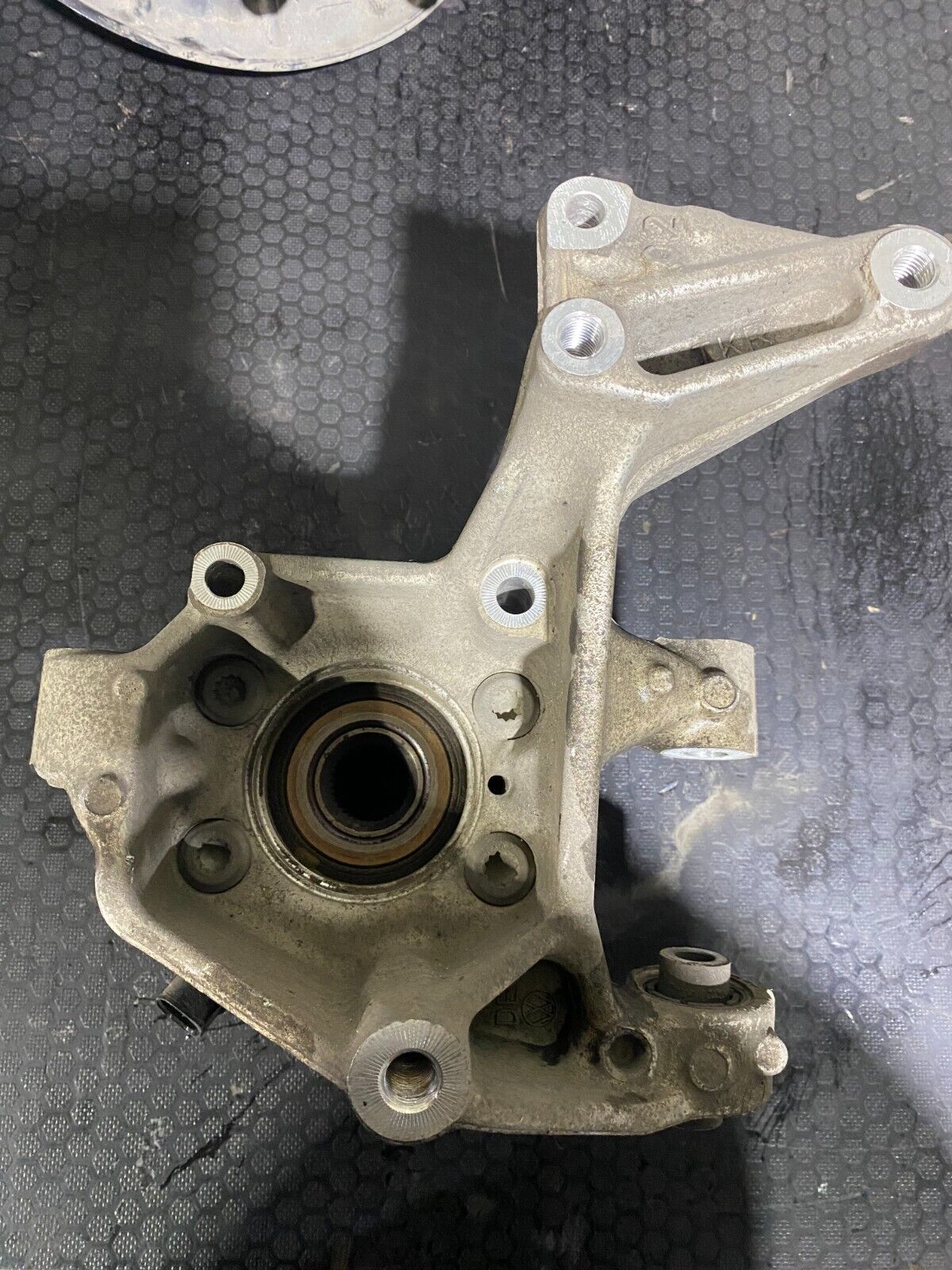 VWAG MK5 R32 / MK6 R Rear Left Hub 1K0505435AD
