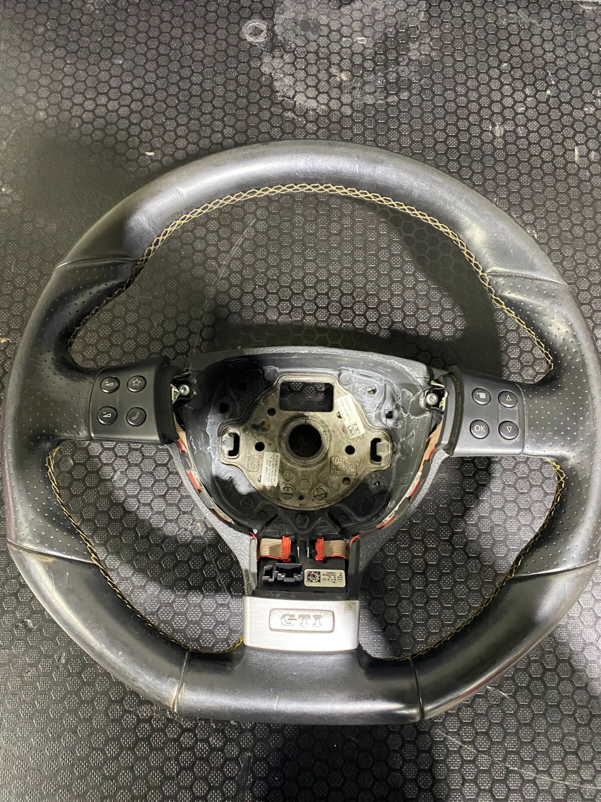 Volkswagen Golf GTI Pirelli MK5 Steering Wheel 1K0419091