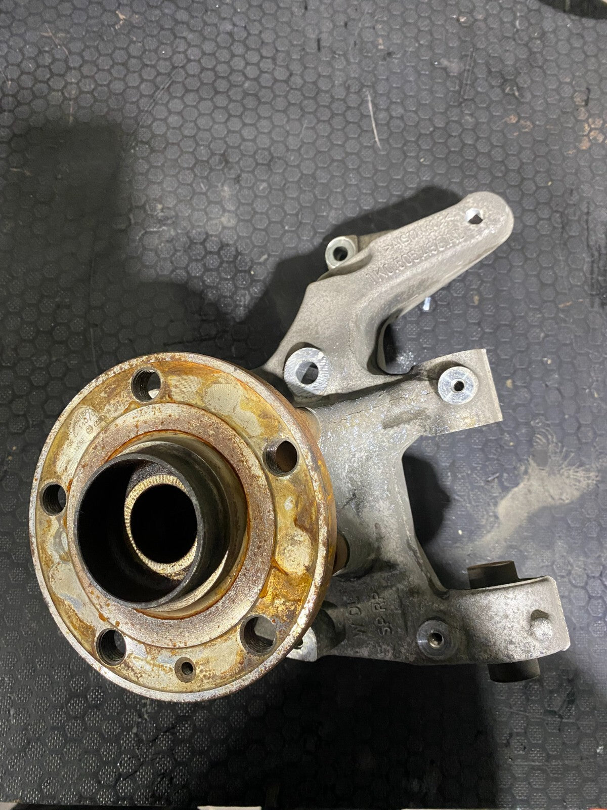 Volkswagen MK5 R32 / MK6 R Rear Right Hub 1K0505436AD