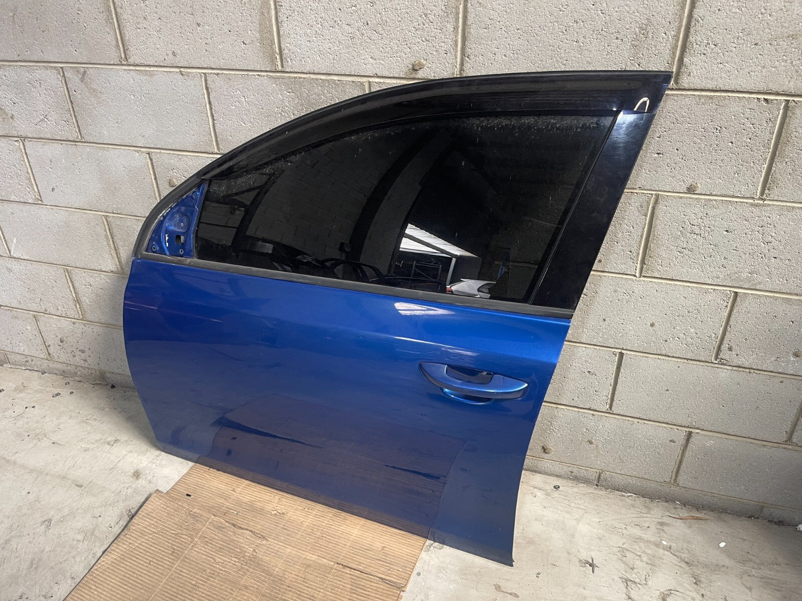 Volkswagen Golf MK6 Front Left Door In Blue *Freight Available*