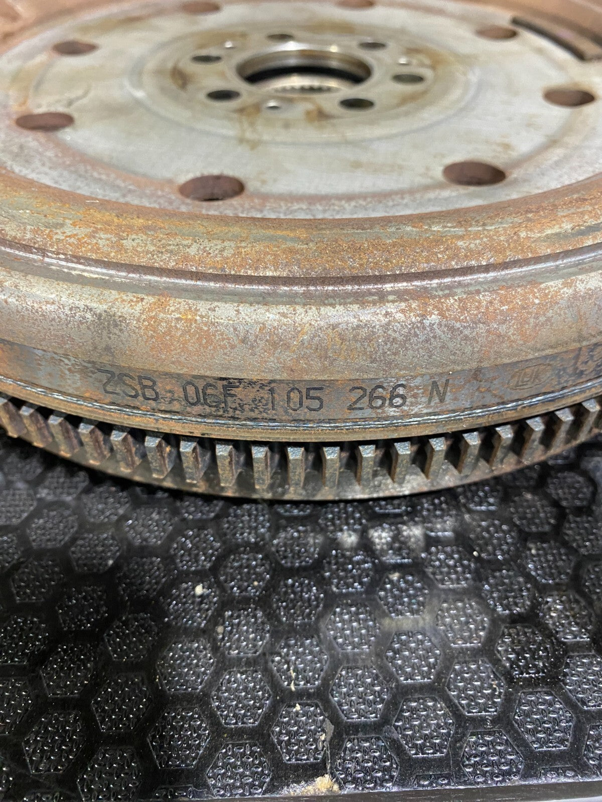 Volkswagen Dual Mass Flywheel 06F105266N