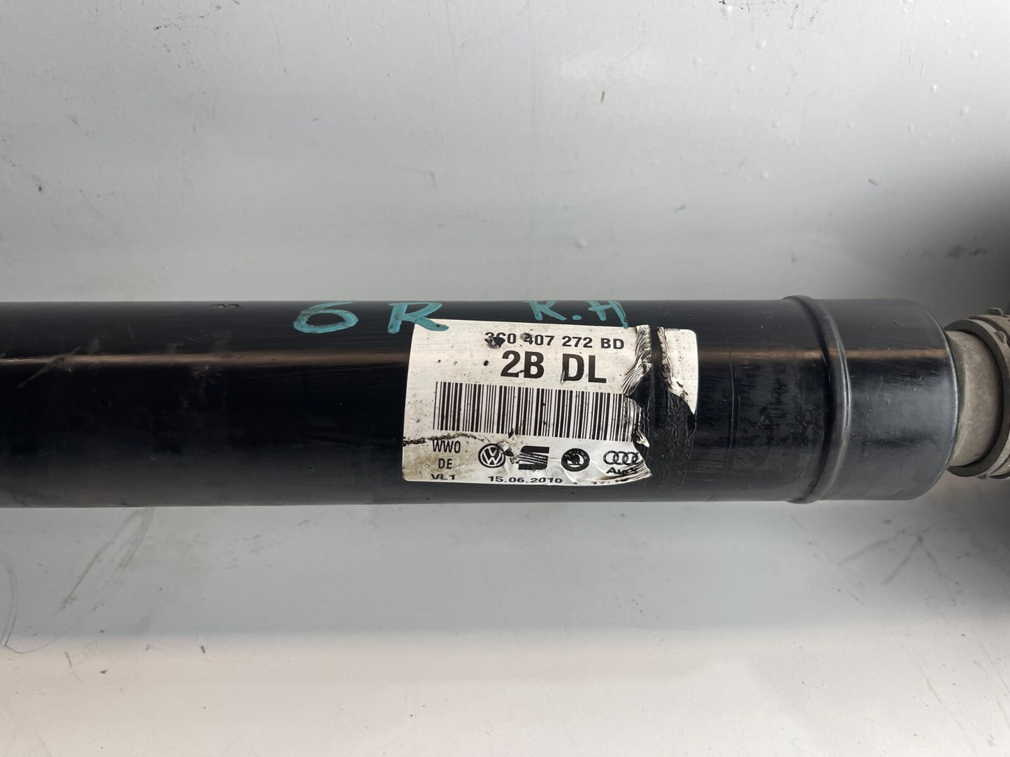 VWAG Front Right Driveshaft 3C0407272BD