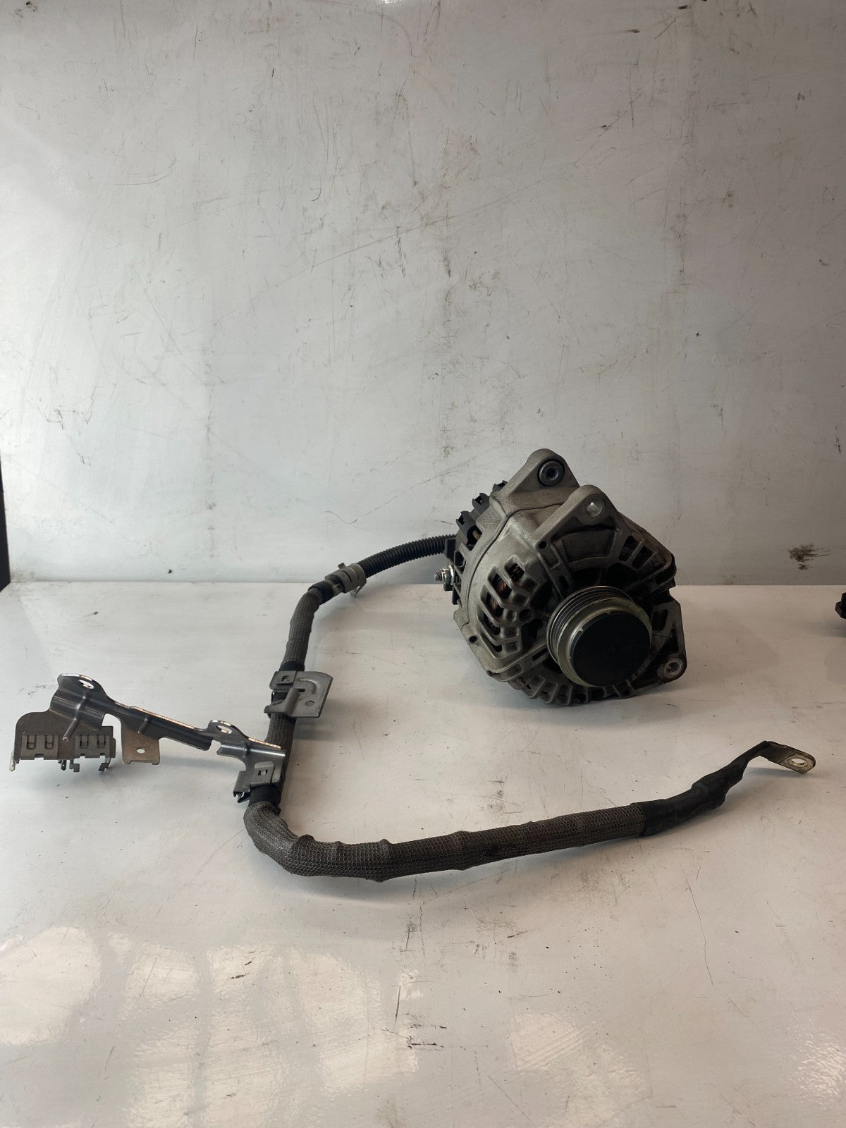 Mercedes-Benz M177 Alternator A0009061705